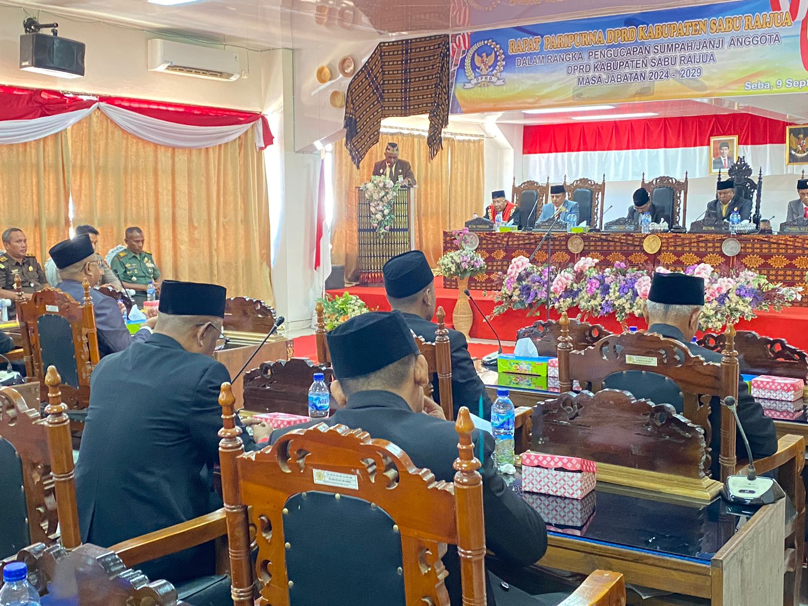 Suasana Saat Pelantikan Anggota Dewan Terpilih Kabupaten Sabu Raijua Periode 2024-2029