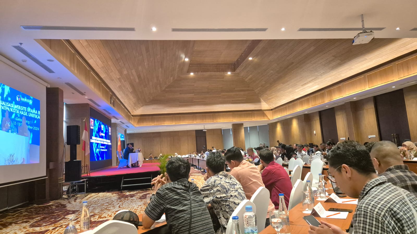 Rapat Sosialisasi Website Utama Bawaslu Kabupaten/Kota Hasil Unifikasi Tahap II 