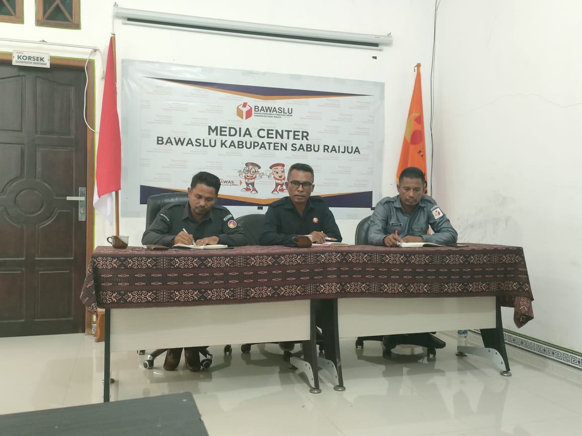 Rapat Rutin Internal Bawaslu Kabupaten Sabu Raijua