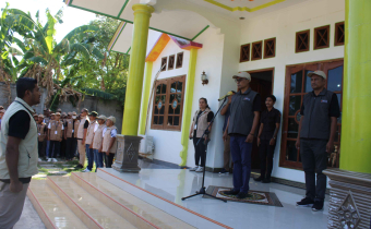 Ketua Bawaslu sabu Raijua, Markus haba, Saat Menyampaikan Arahan Pada Apel Saiaga Bersama Panwascam, PKD dan PTPS