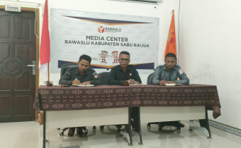 Rapat Rutin Internal Bawaslu Kabupaten Sabu Raijua